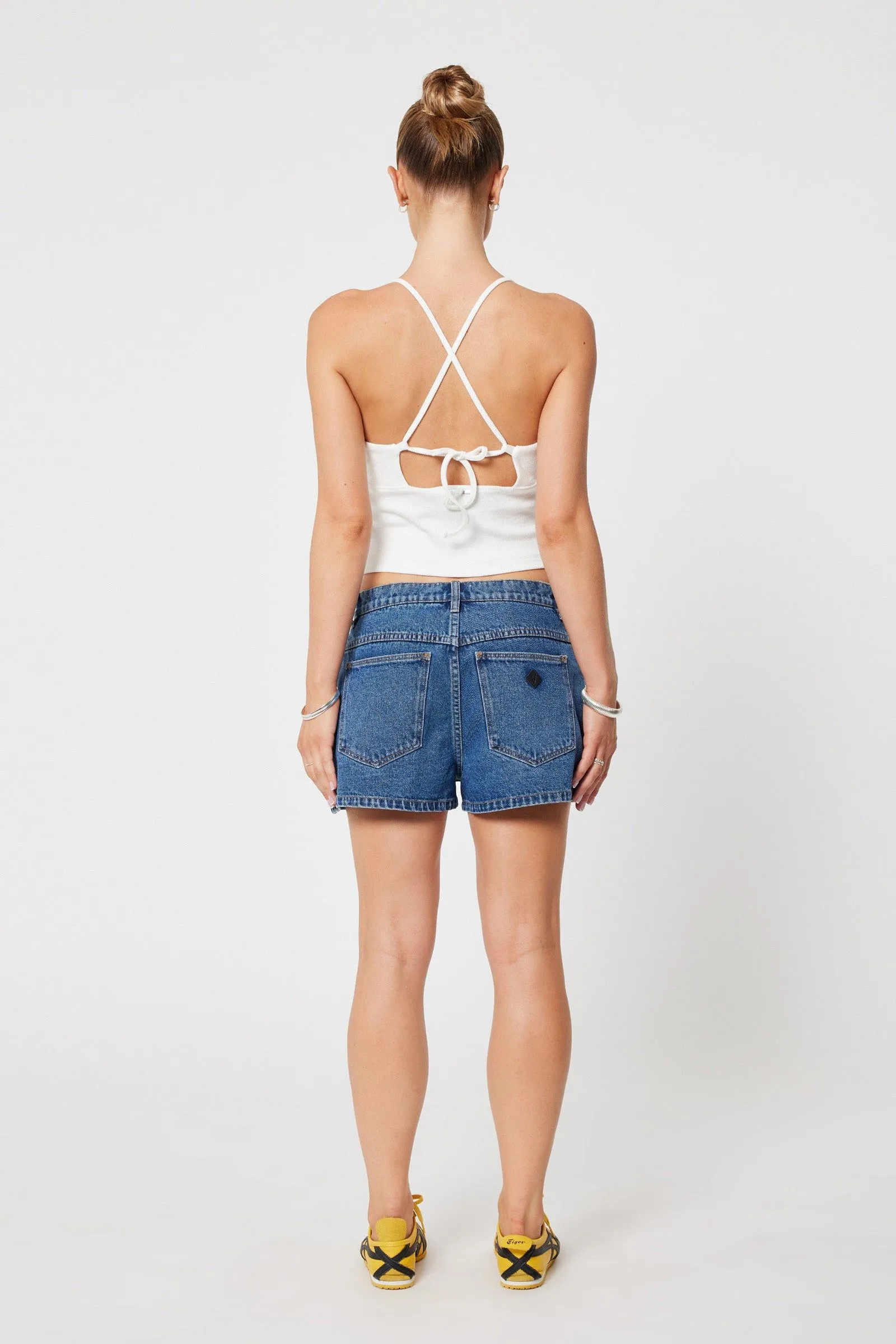 Abrand - 95 Baggy Short Bella in Mid Blue