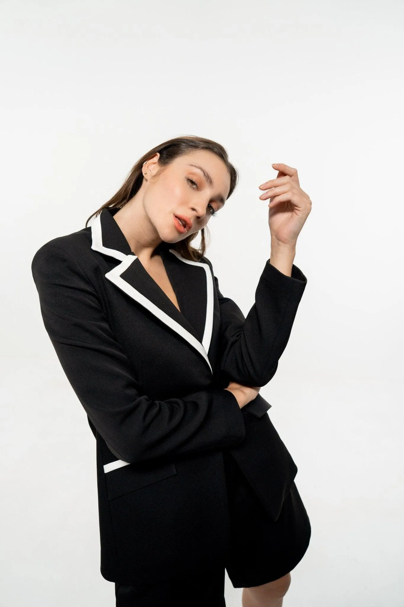 BLACK SINGLE BRESTED BLAZER WITH WHITE COLORBLOCK