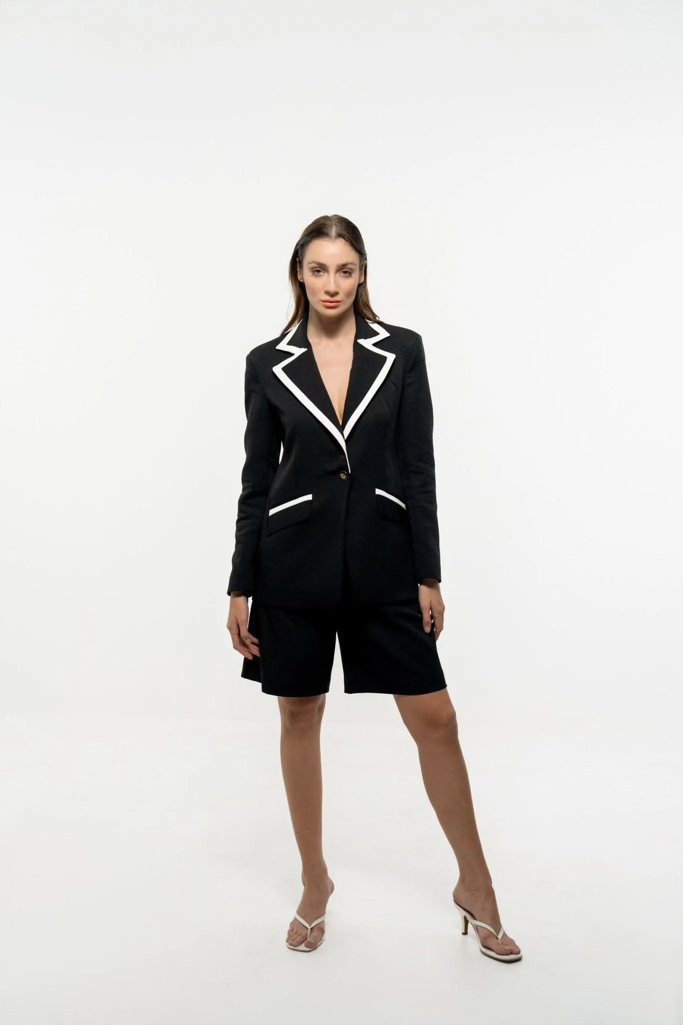 BLACK SINGLE BRESTED BLAZER WITH WHITE COLORBLOCK