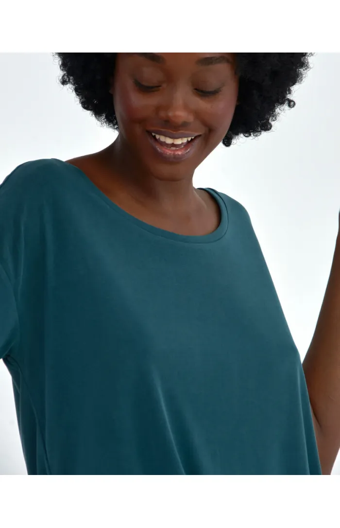 Groene losvallende top | Surkana loose fit boat neckline t-shirt green