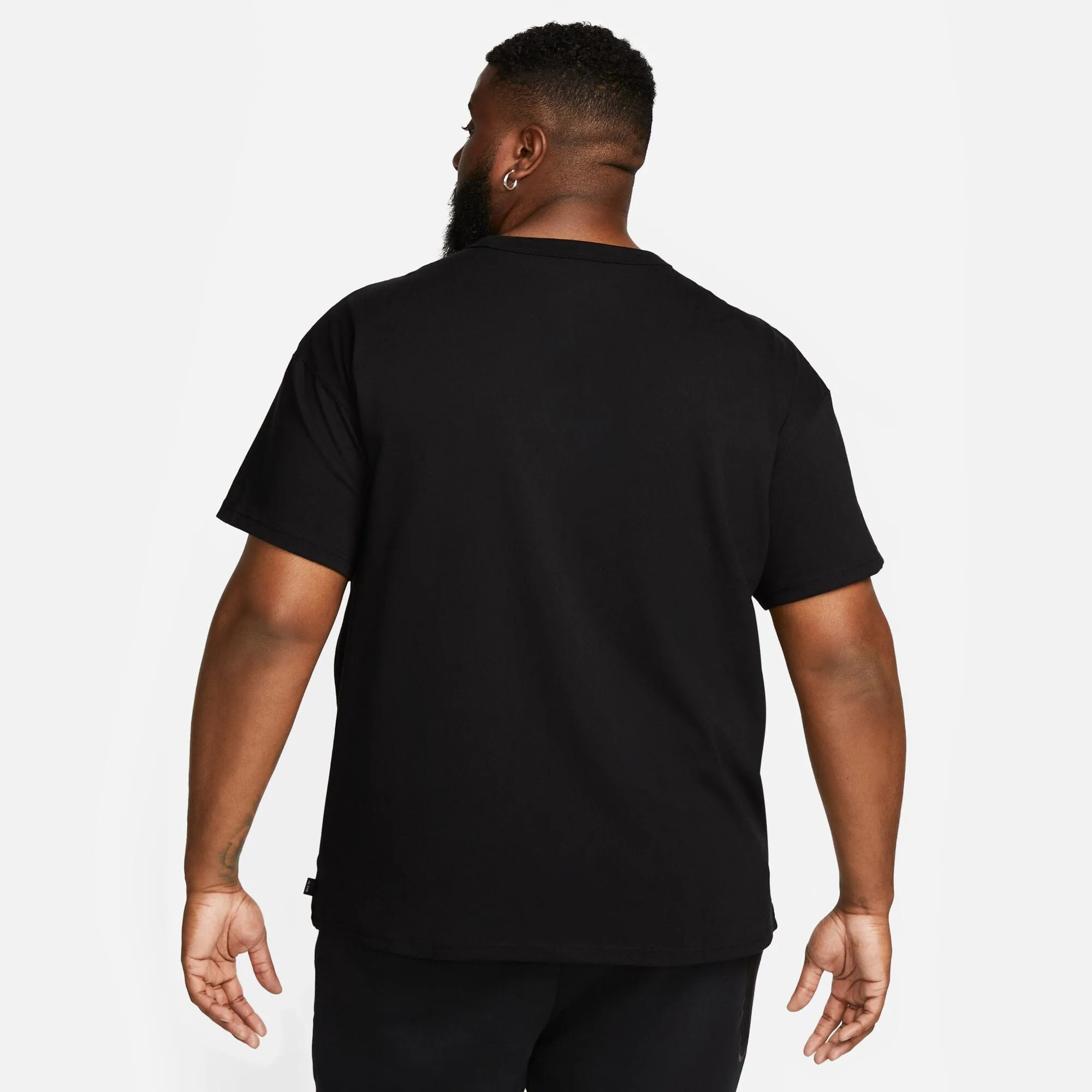Sportswear Premium Essentials Men's T-Shirt (DO7392-010)