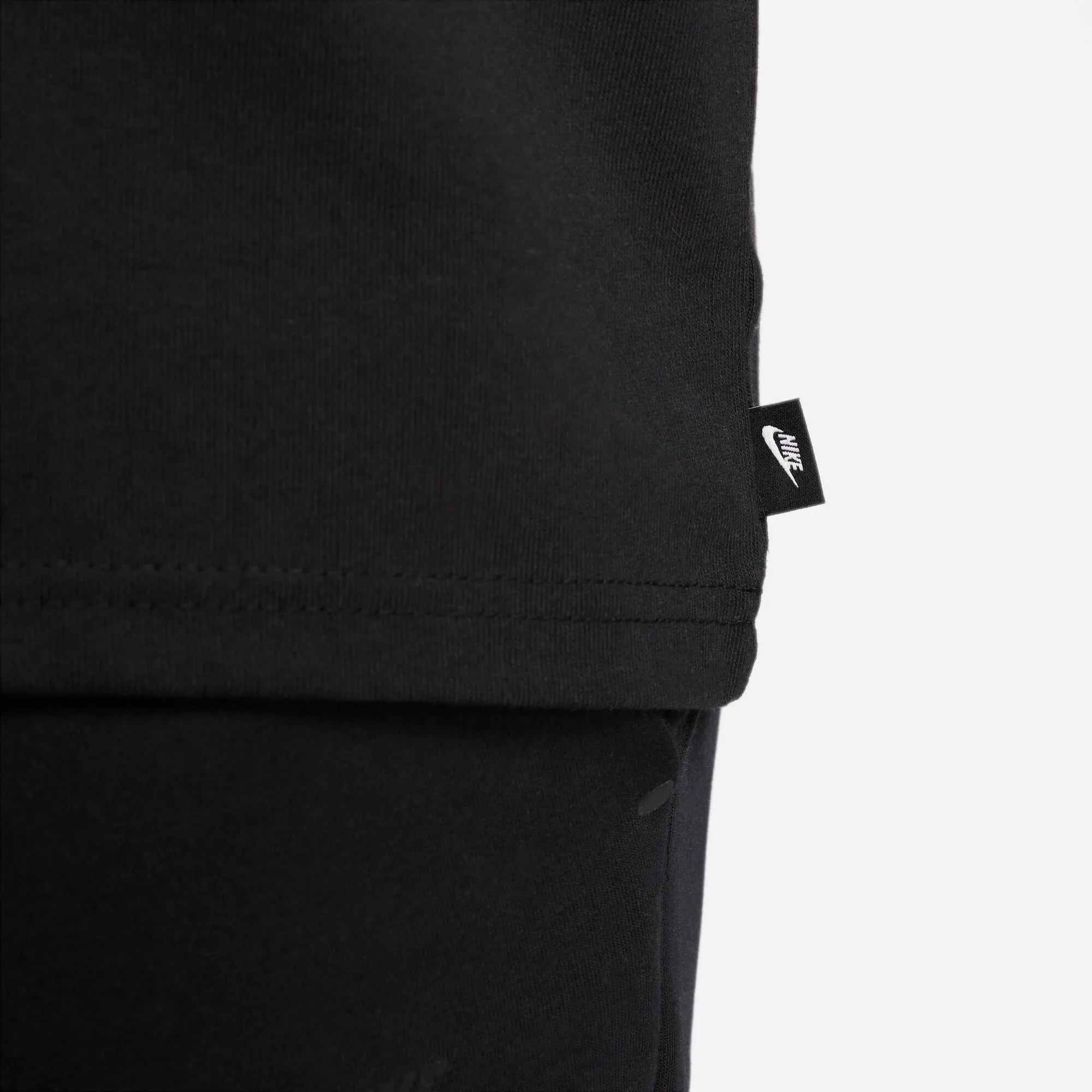 Sportswear Premium Essentials Men's T-Shirt (DO7392-010)