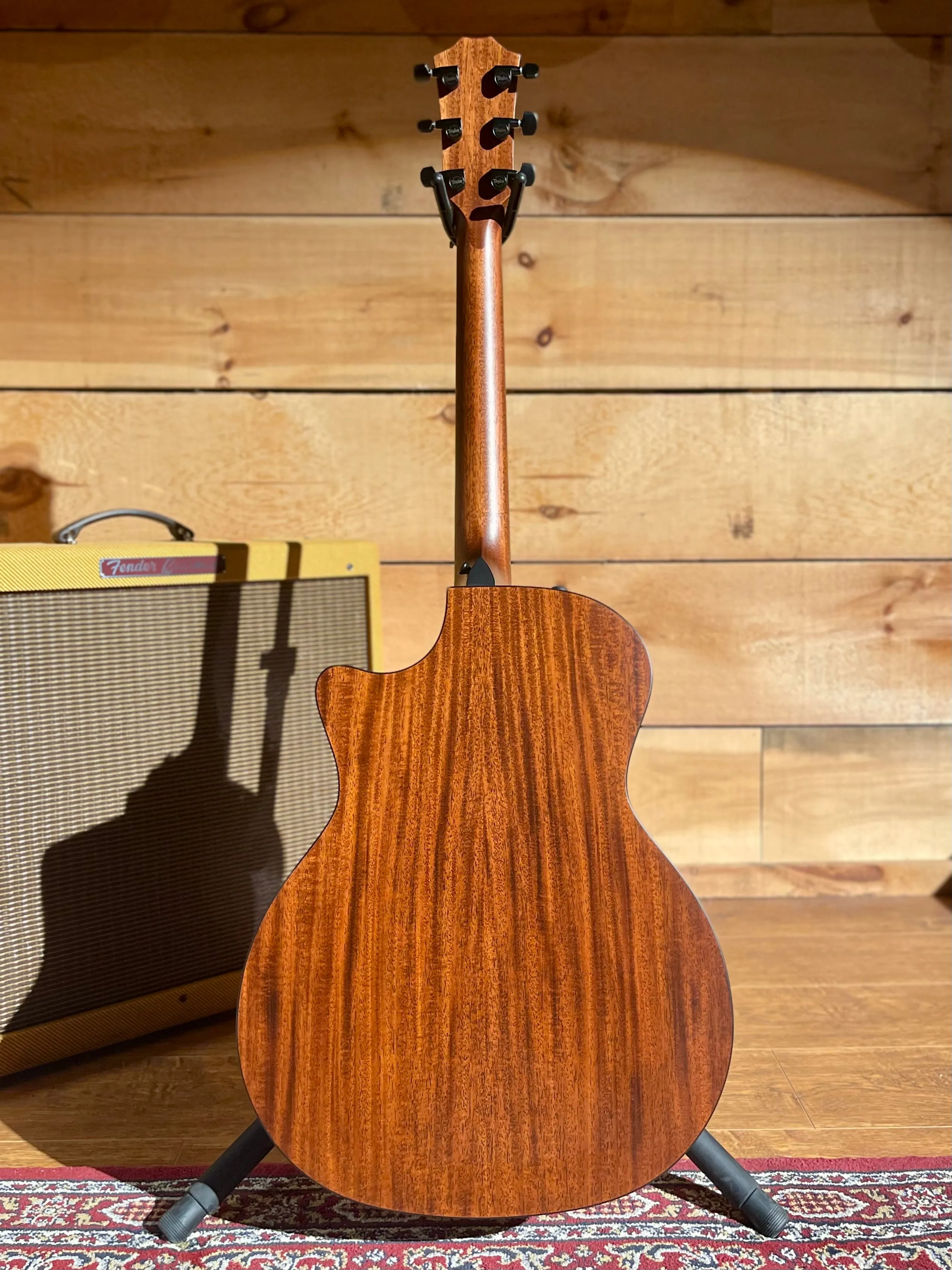 Taylor 324ce, Mahogany, Shaded Edge Burst