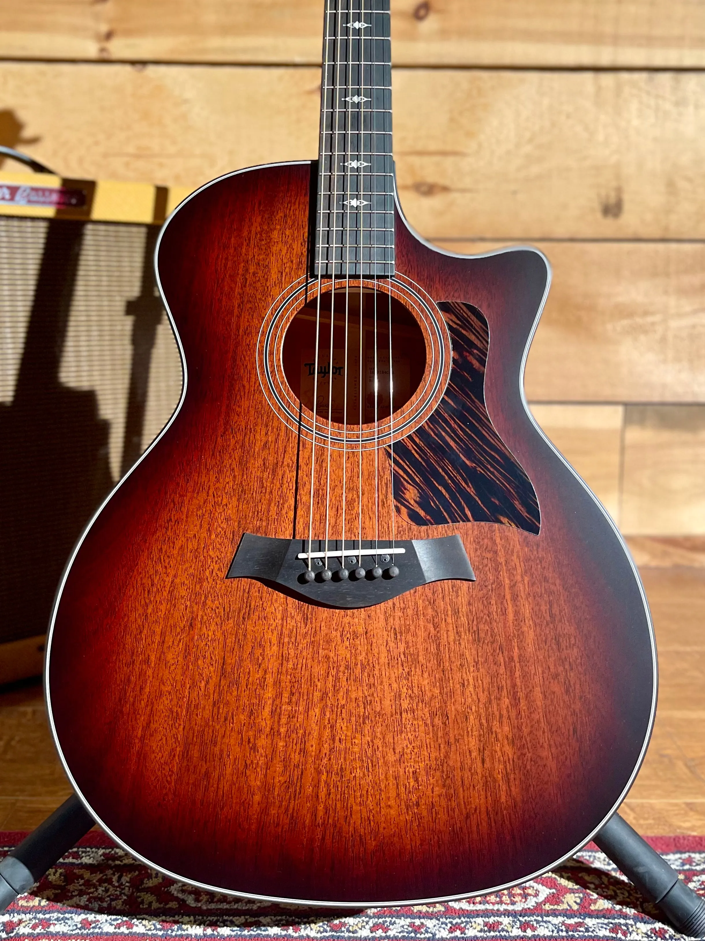 Taylor 324ce, Mahogany, Shaded Edge Burst