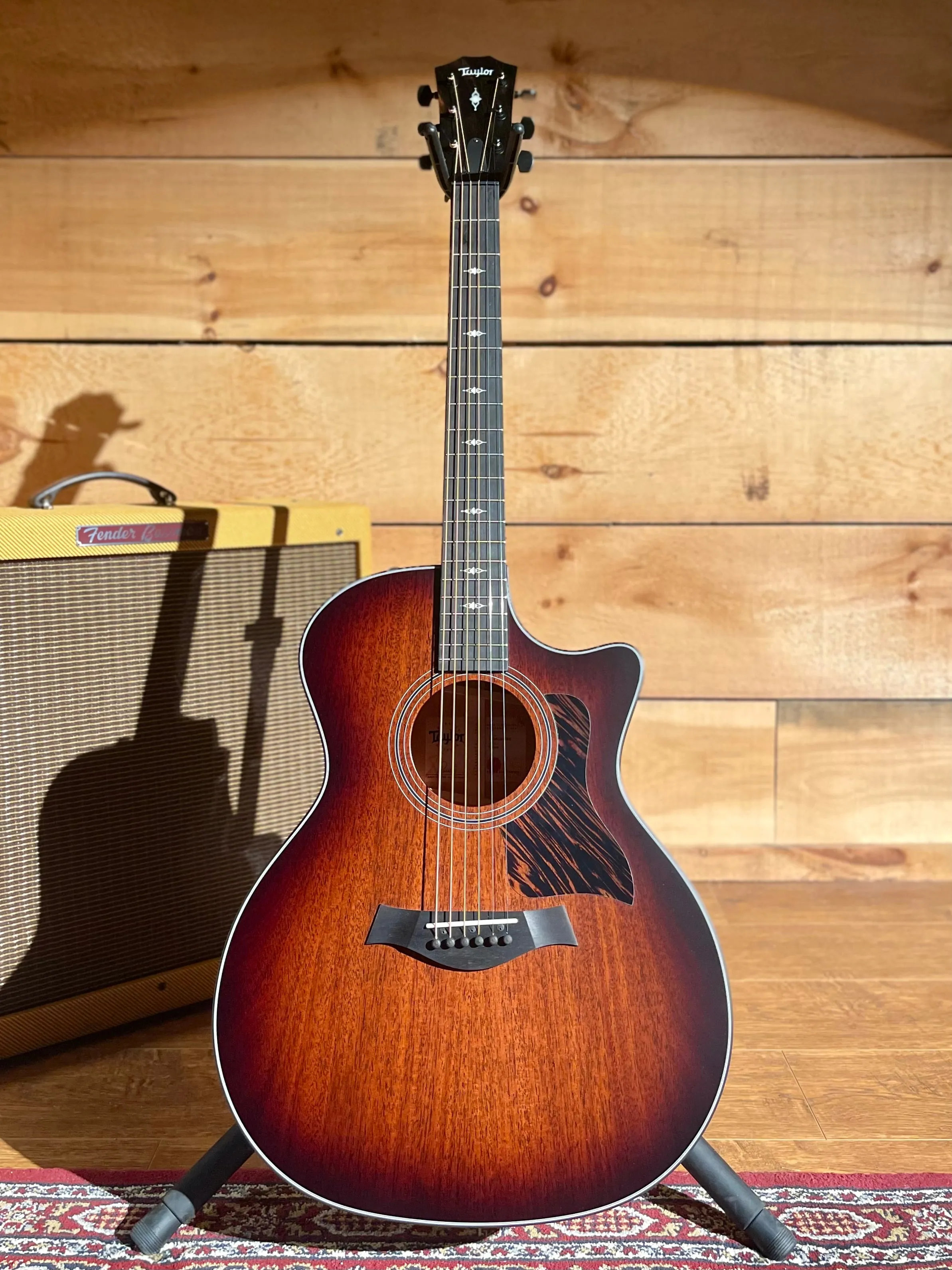 Taylor 324ce, Mahogany, Shaded Edge Burst