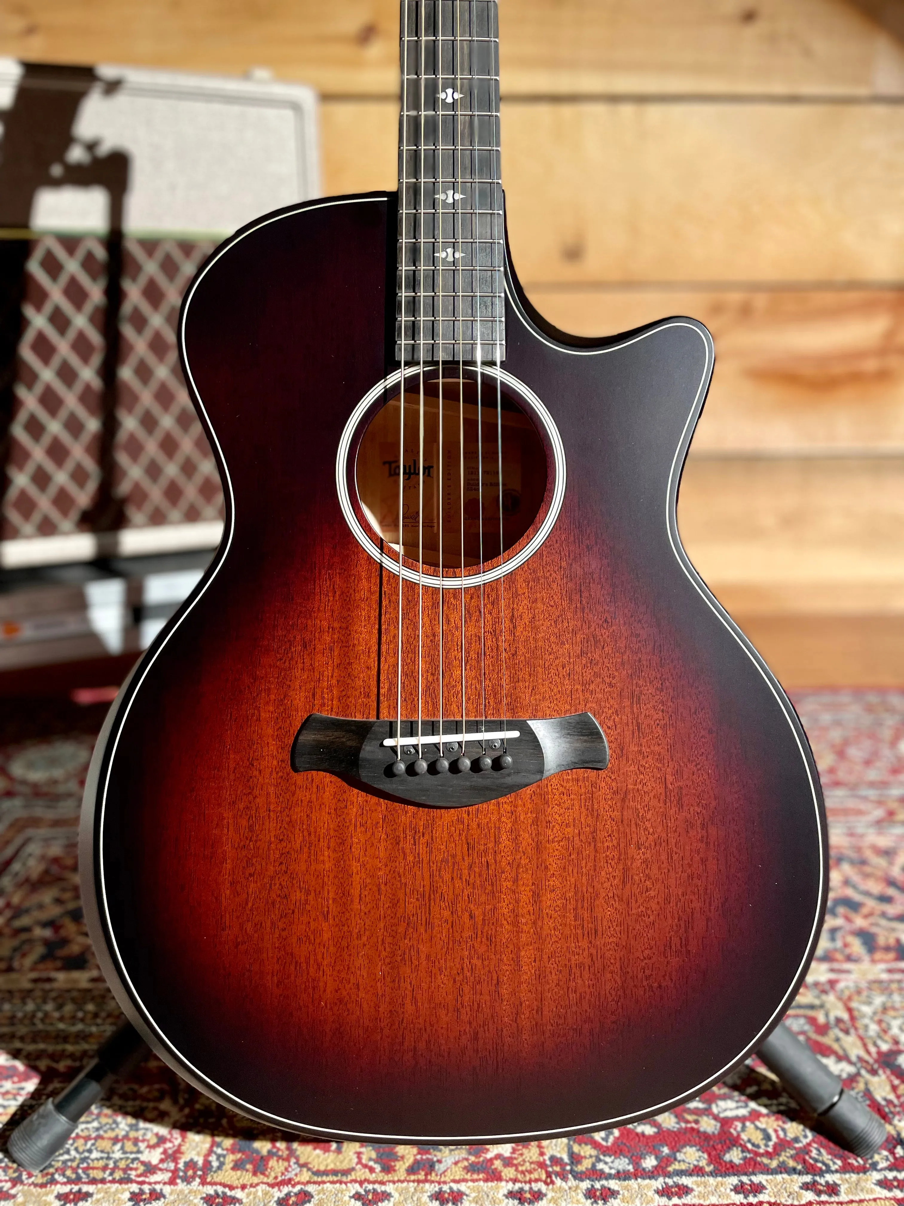 Taylor Builder's Edition 324ce, Mahogany/Urban Ash