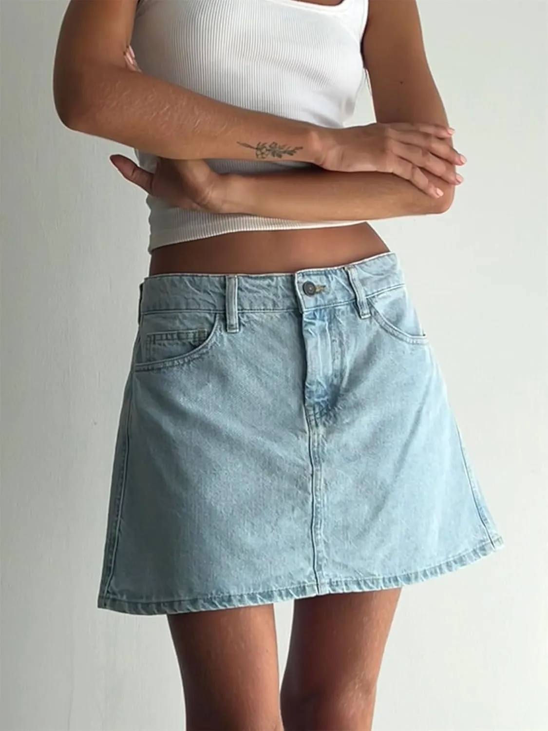 Y2k Jean Skirt for Women Low Rise A Line Raw Hem Frayed Denim Mini Skirt with Pockets Summer Going Out Short Skirt